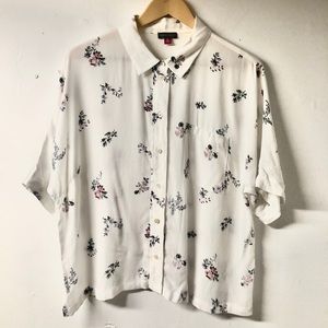 VINCE CAMUTO Light Short-Sleeve Button Down